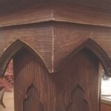 Gothic style wooden column