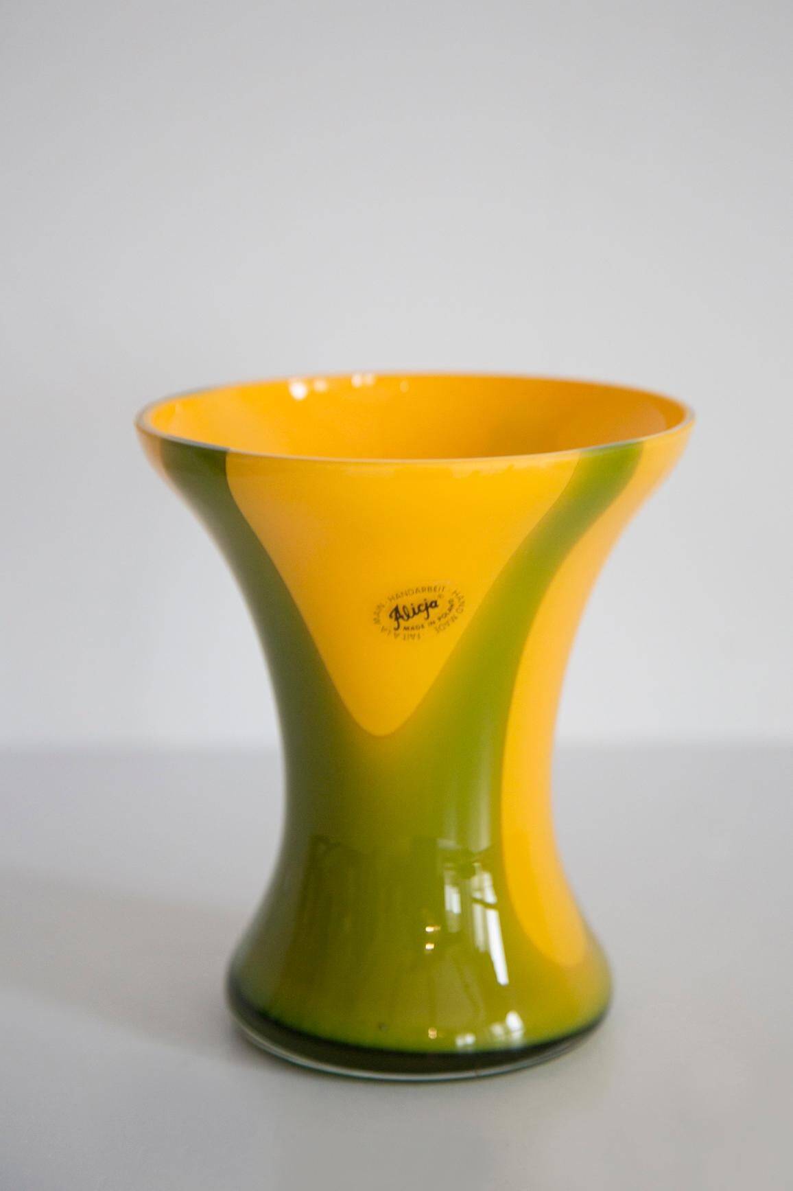 Vase artistique vert et jaune fait main, milieu du XXe siècle, Europe, 1960