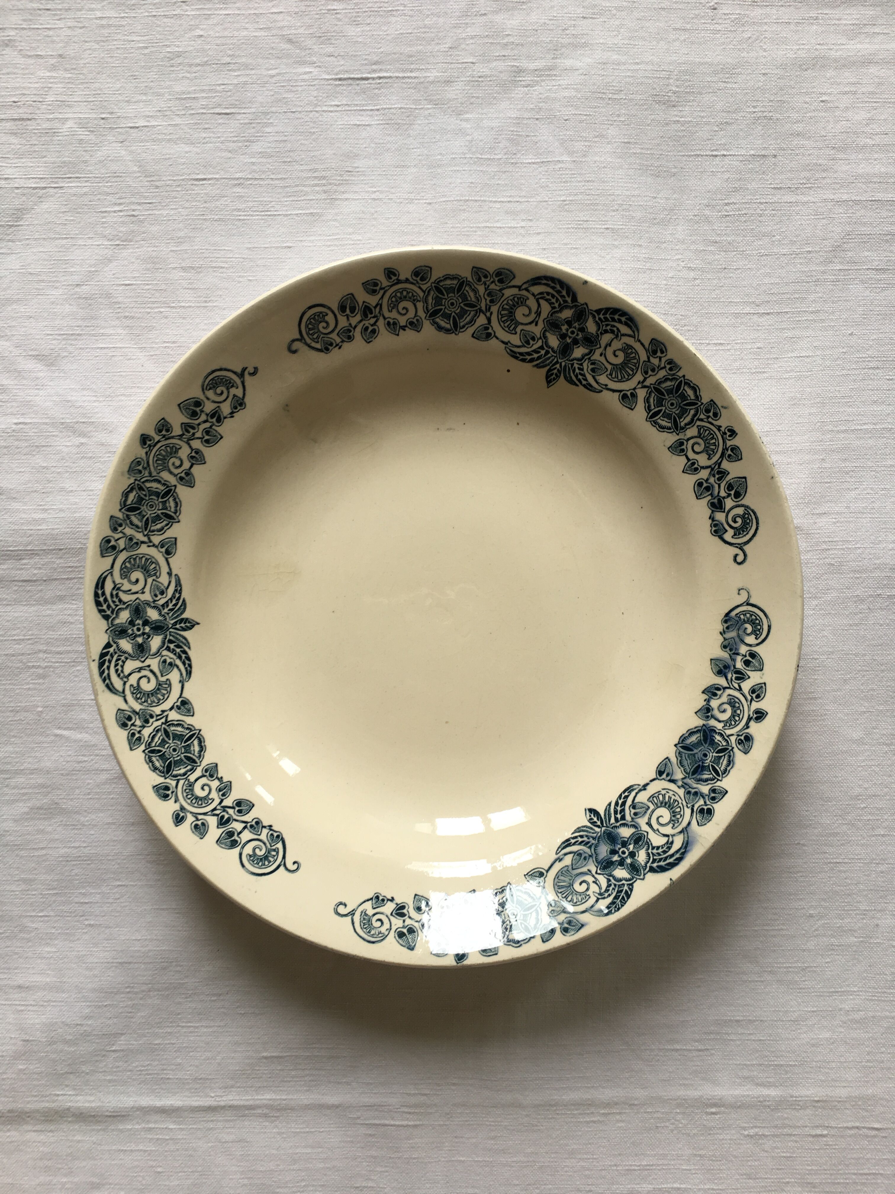 6 hollow plates Iron Land mismatched