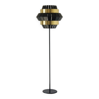 Comb Floor Lamp from Utu Soulful Lighting