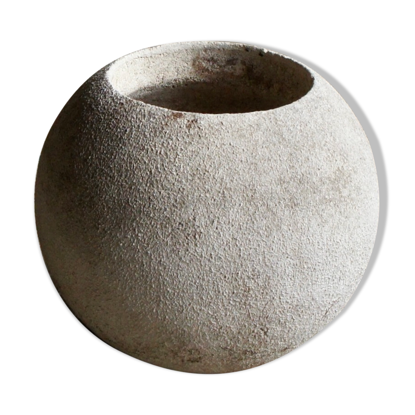 Spherical concrete planter