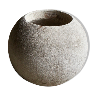 Spherical concrete planter