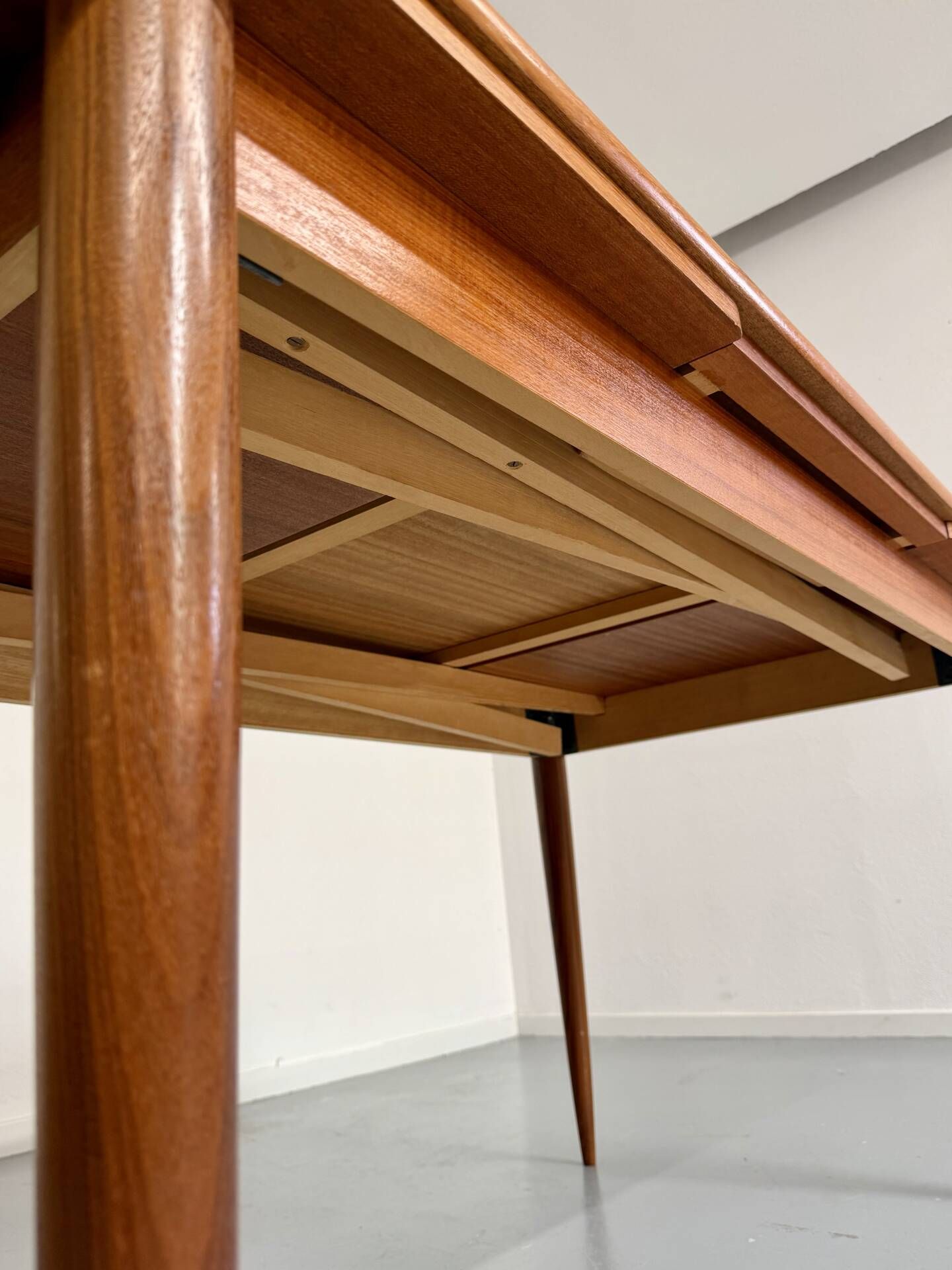 Table à manger extensible en teck design scandinave des années 1960