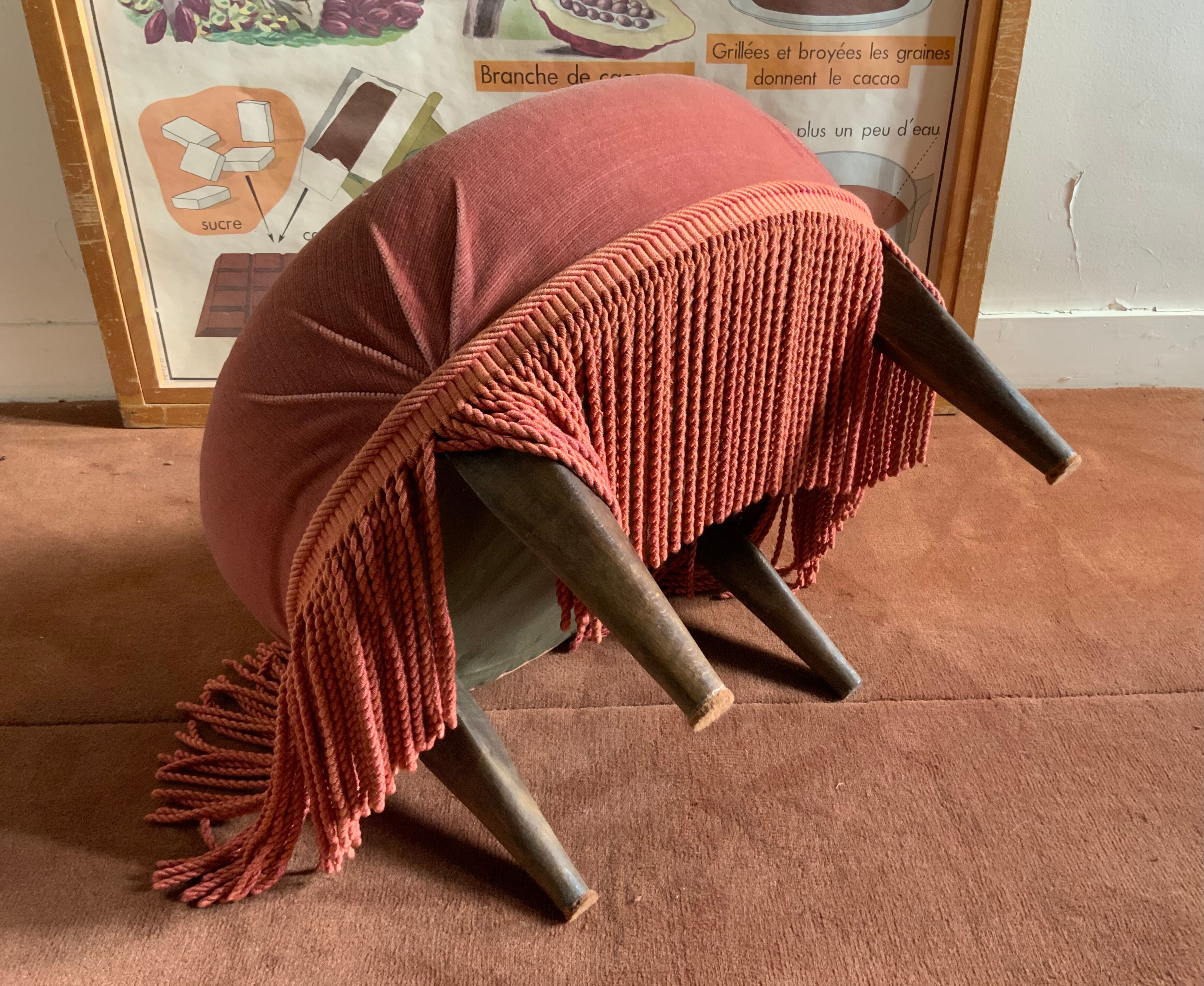 Vintage fringed pouf