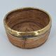 Cache-pot en rotin cerclé de laiton vers 1960 DLG Gabriella Crespi