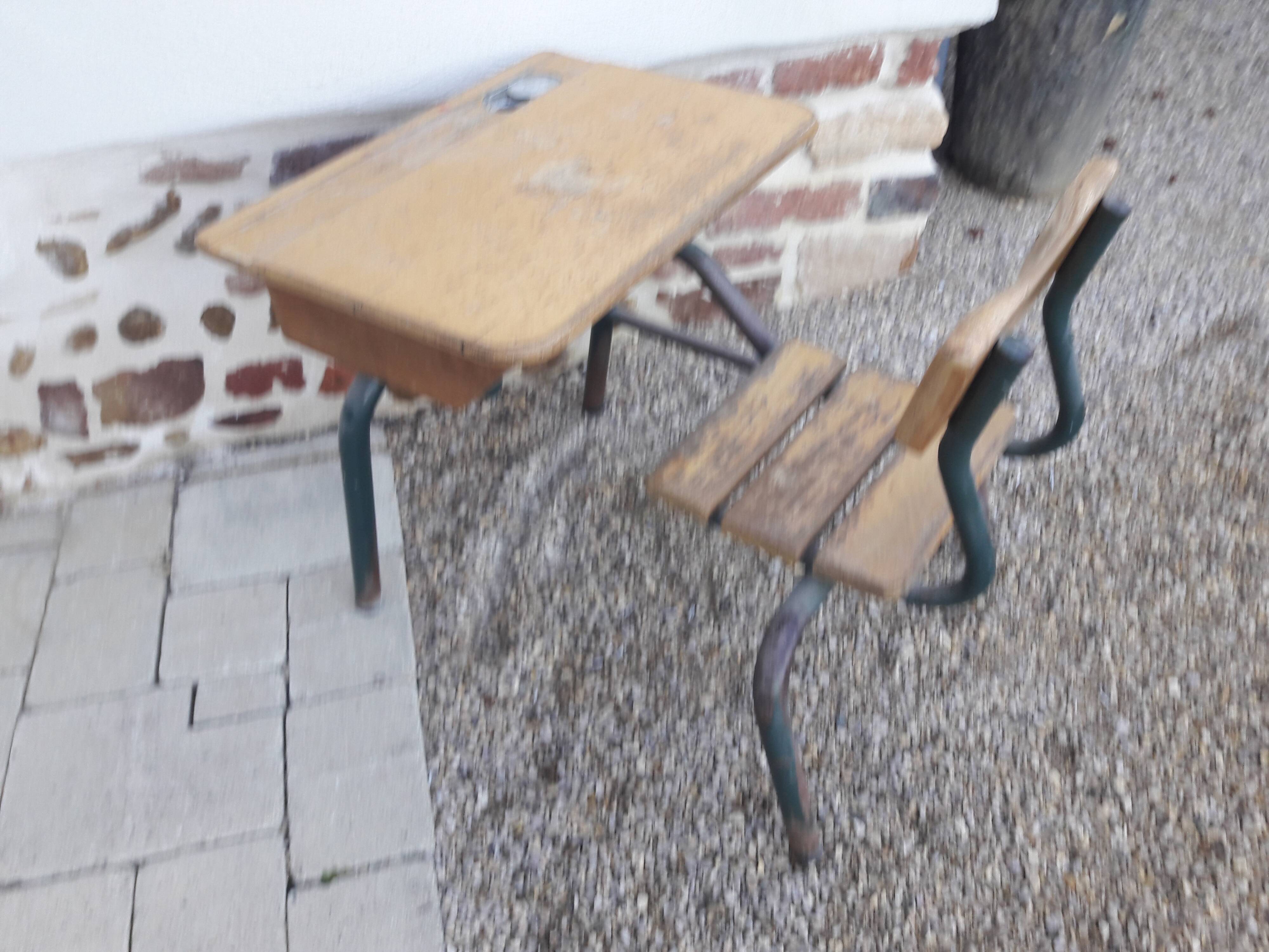 School desk with chair