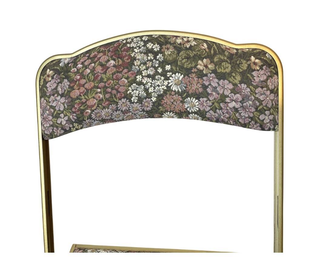 Folding chairs with floral pattern