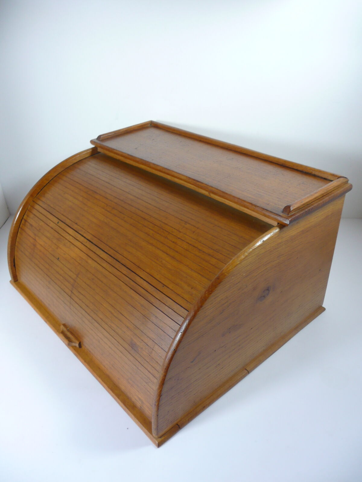Wooden curtain desk binder