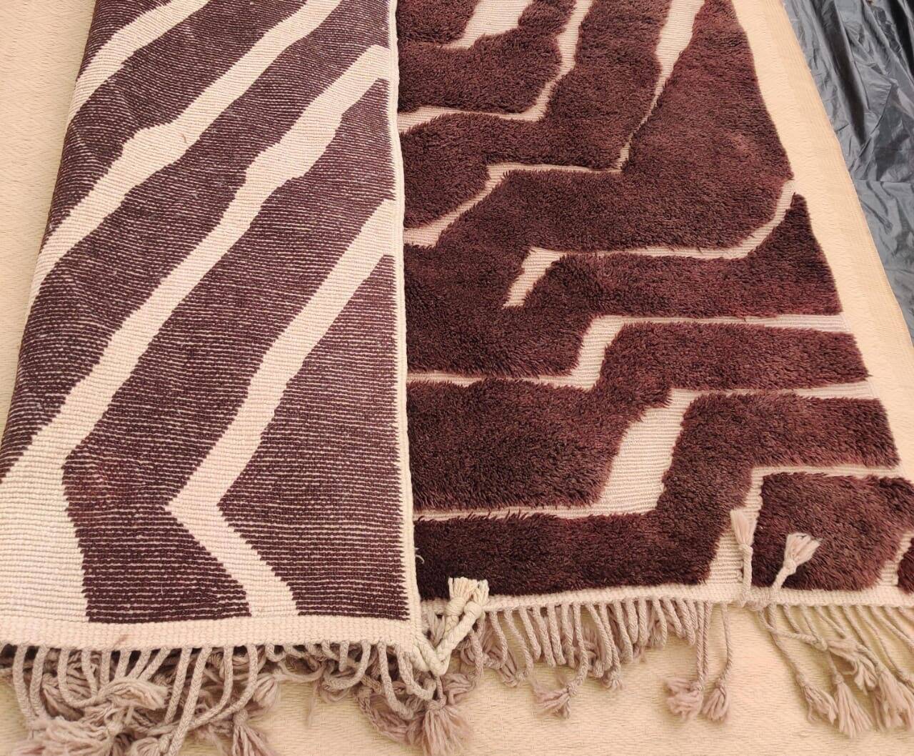 Mrirt rug 300x200 cm – Thick premium wool, abstract chocolate pattern