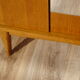 Armoire vintage, pieds compas