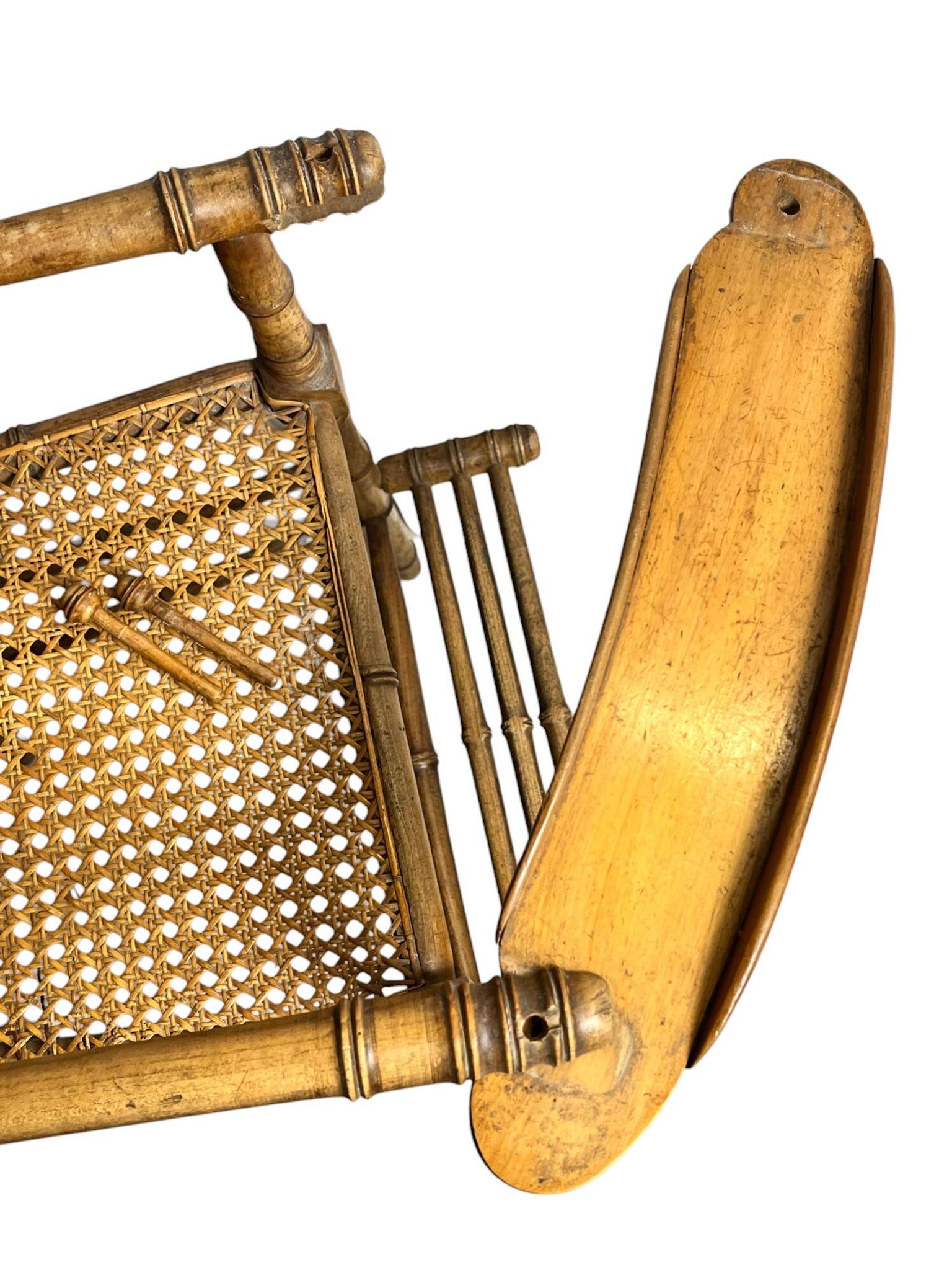 Ancienne chaise haute bébé ou poupée bambou début XXème