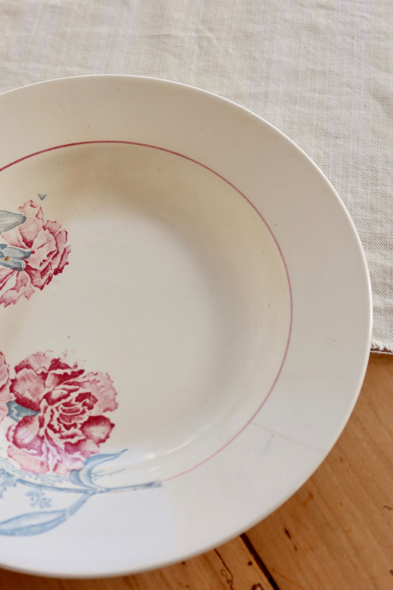 Vintage hollow plate from Saint-Amand, ironstone, Antibes design.