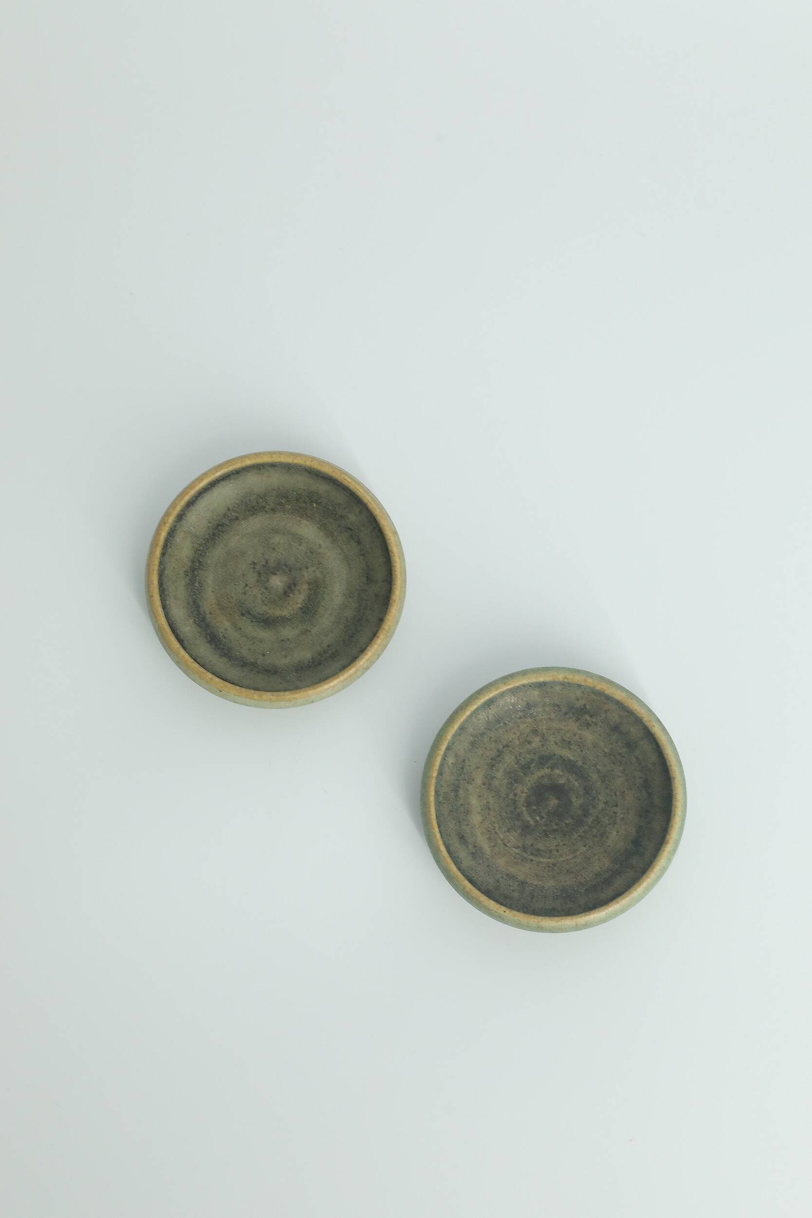 Set of 2 modern Scandinavian collection bowls in sandy brown stoneware by G. Borg.