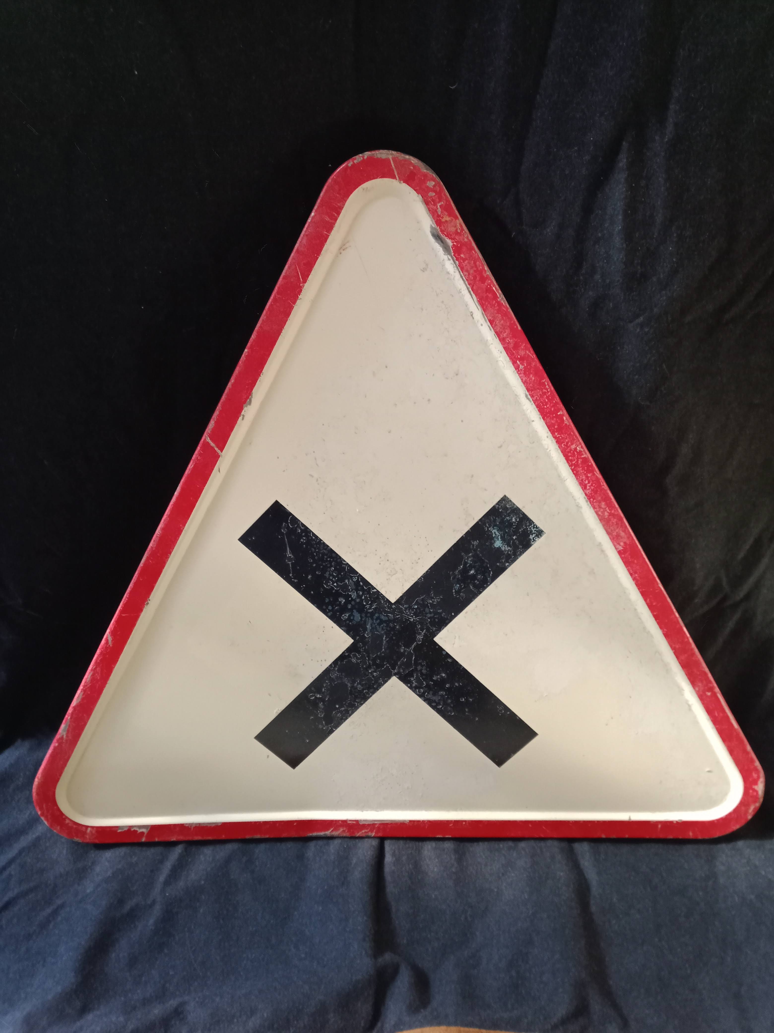 Old crossing road sign