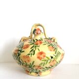 Chevrette in earthenware with flowers