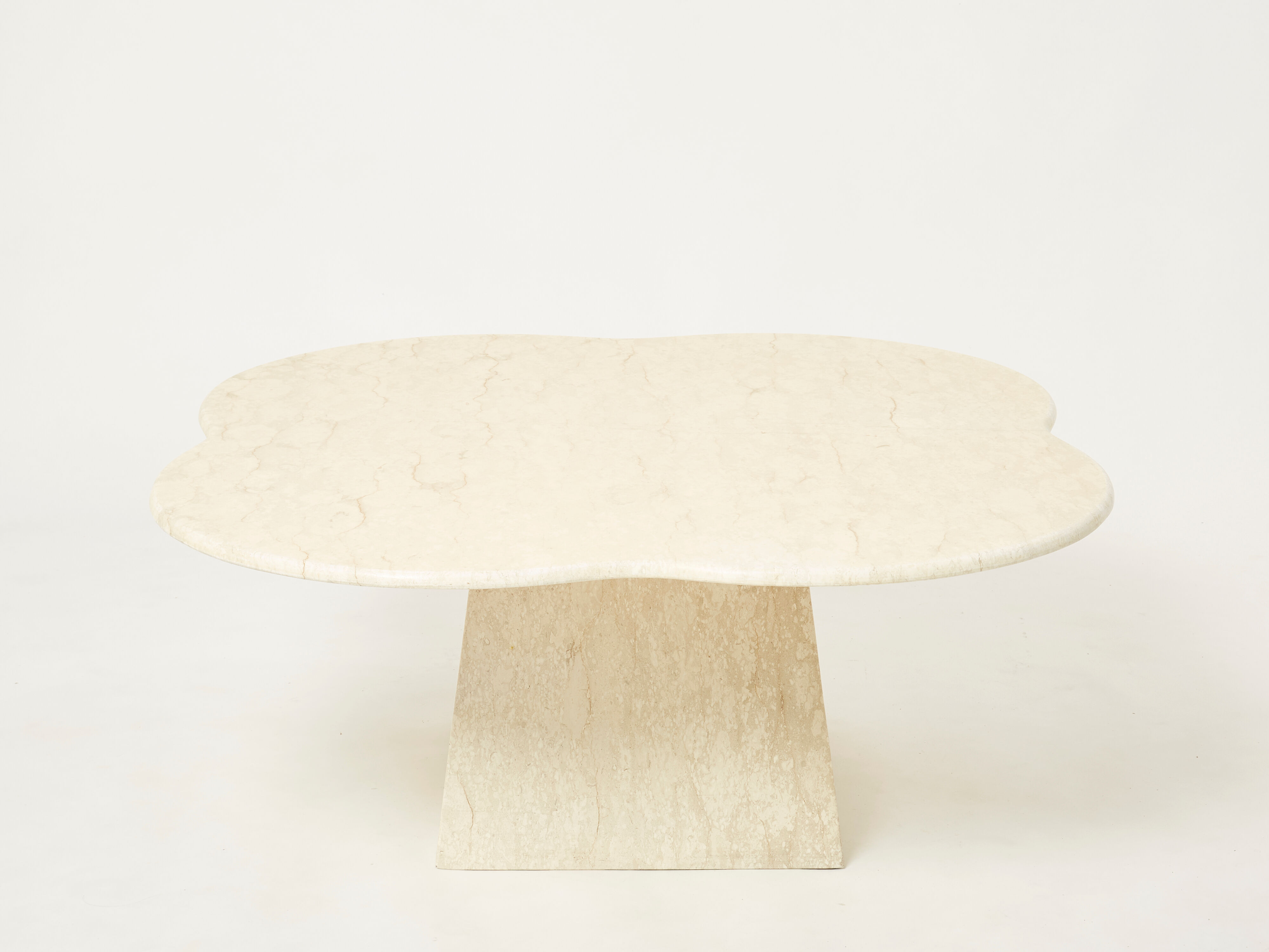 Large free-shaped coffee table clover in Italian travertine 1970
