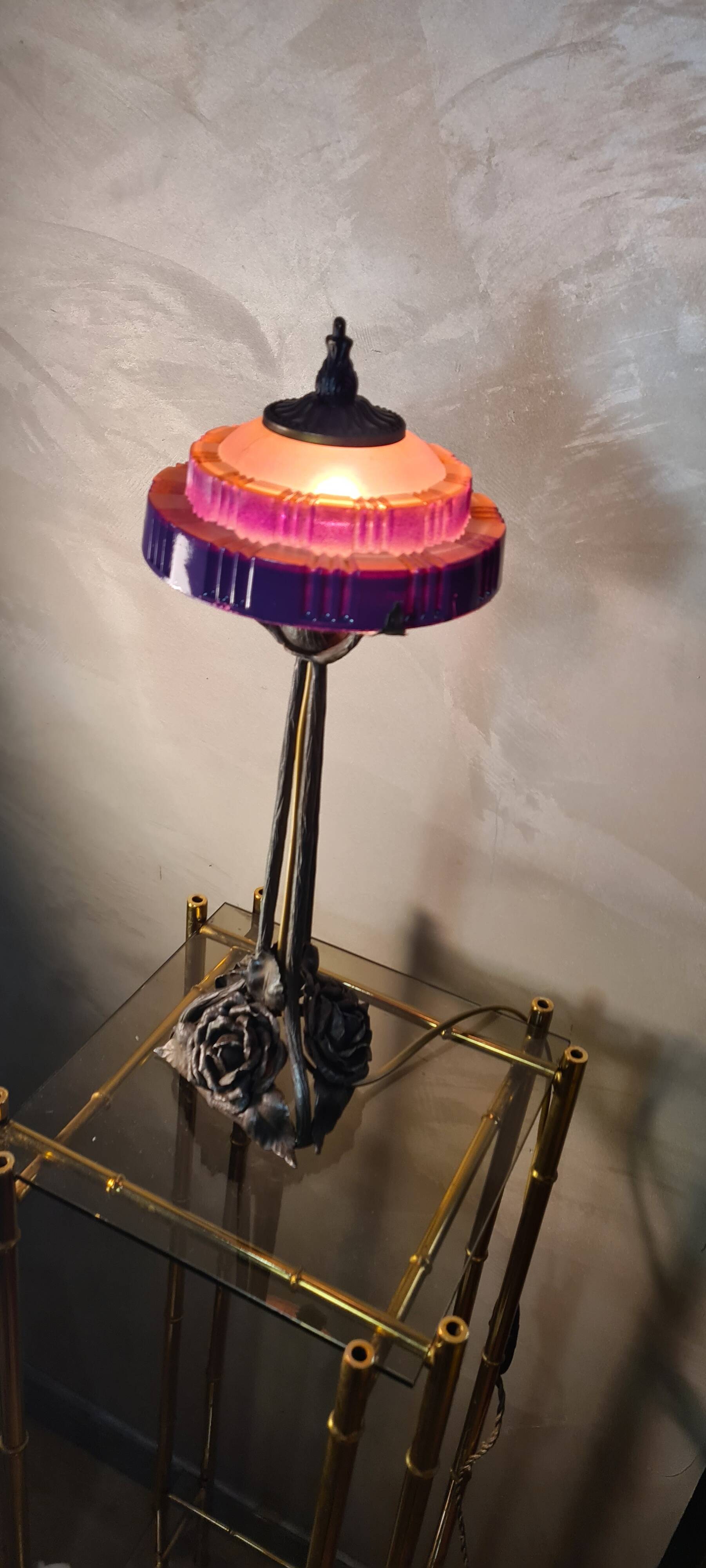 Wrought iron and molded glass lamp - rose decoration - circa 1900