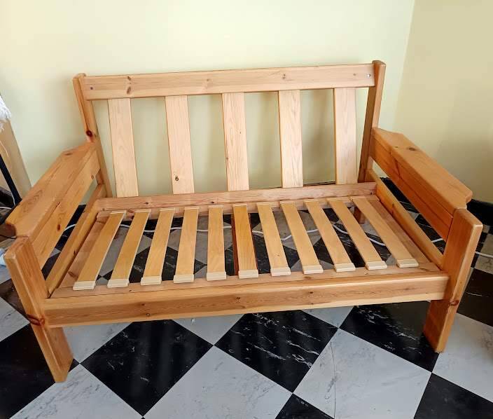 Scandinavian sofa in solid pine 1960