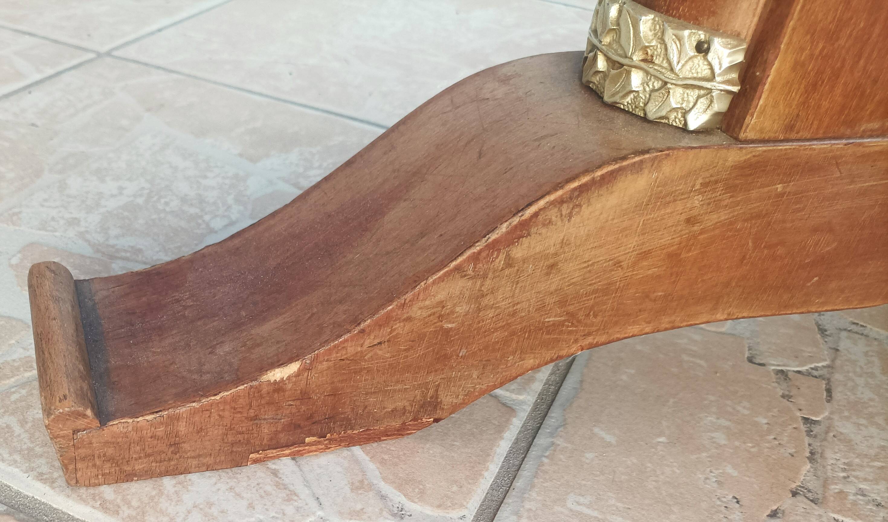 Art Deco table in burr walnut