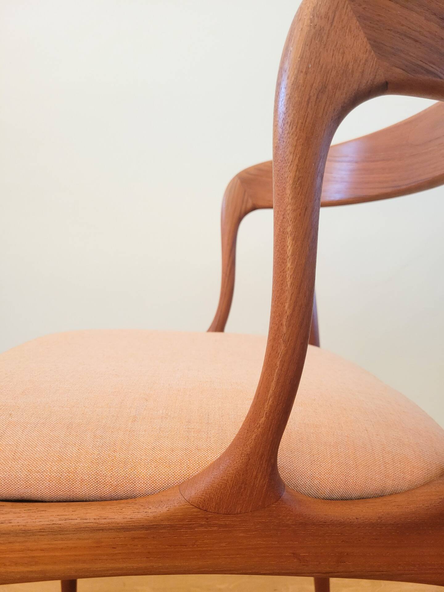 Vintage dining chairs No 16 by Johannes Andersen for Uldum