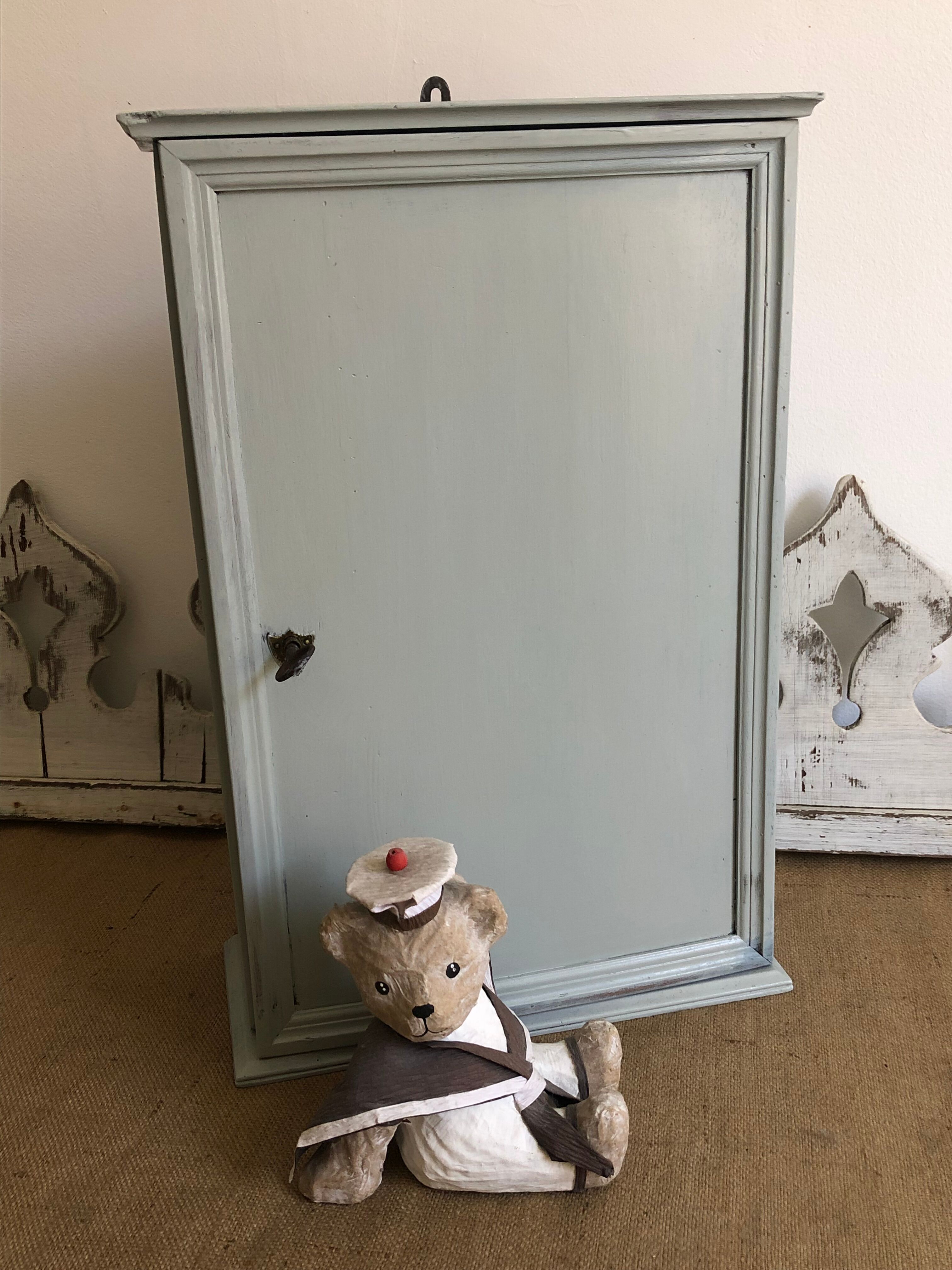 Wardrobe with interior drawers