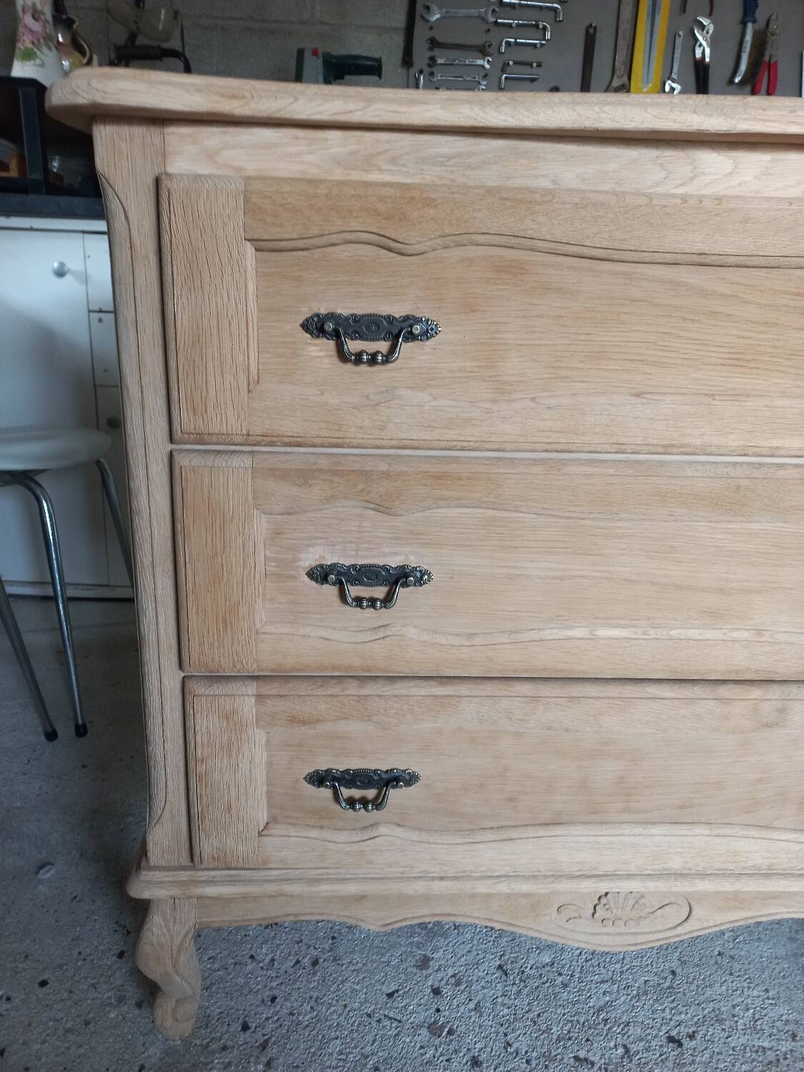 Sandblasted chest of drawers