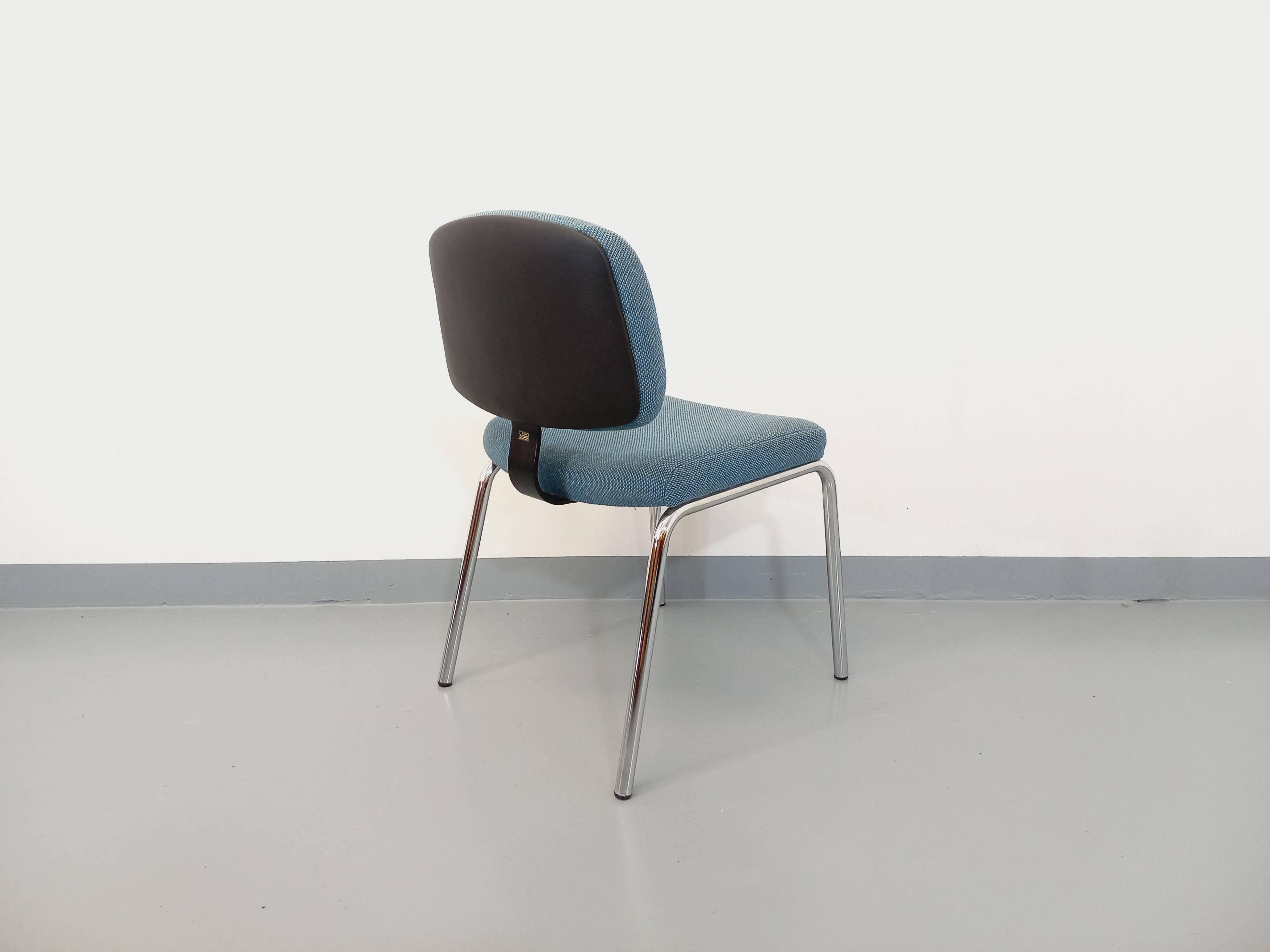 Vintage office chair in fabric and chrome from the 70s
