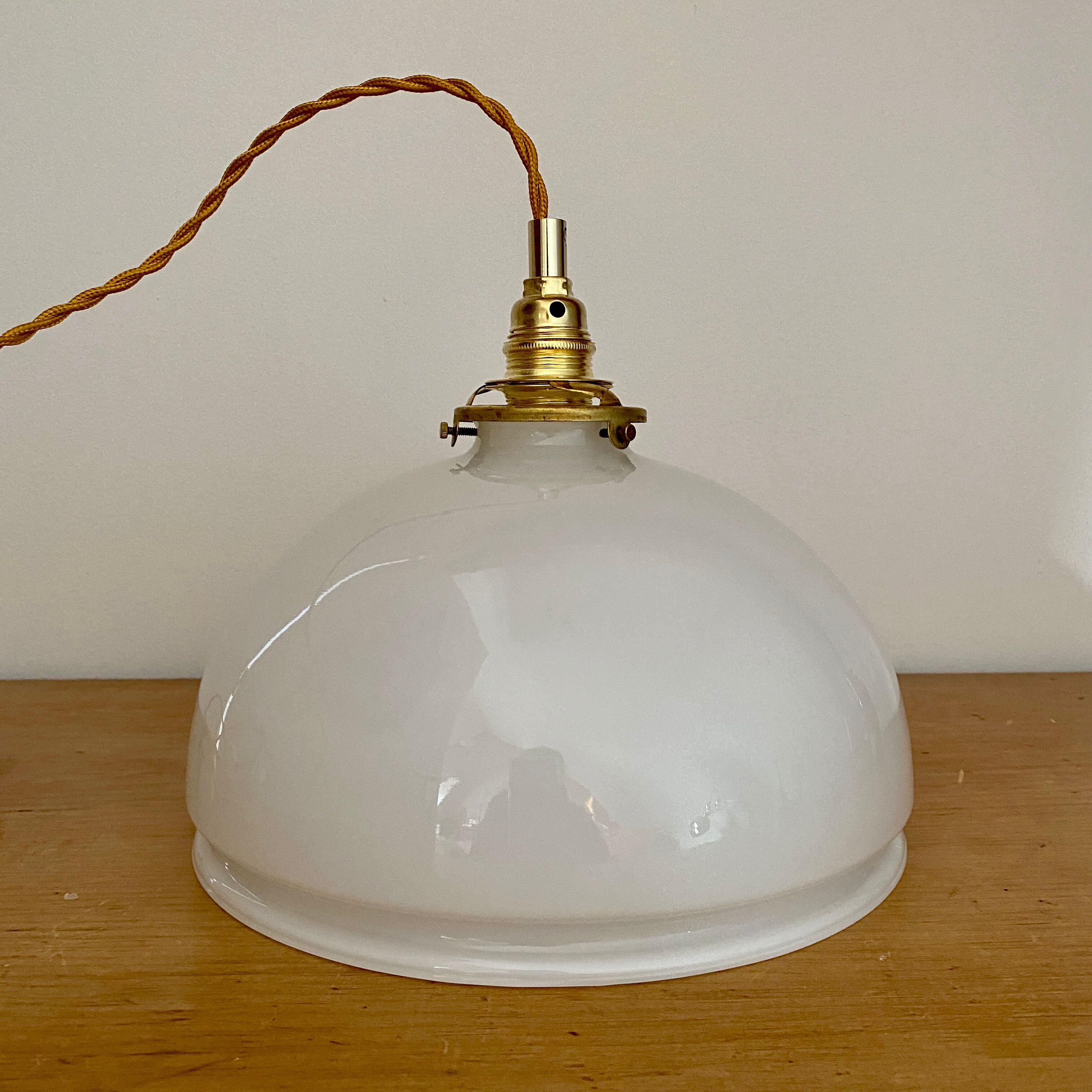 Vintage lampshade suspension in white opaline