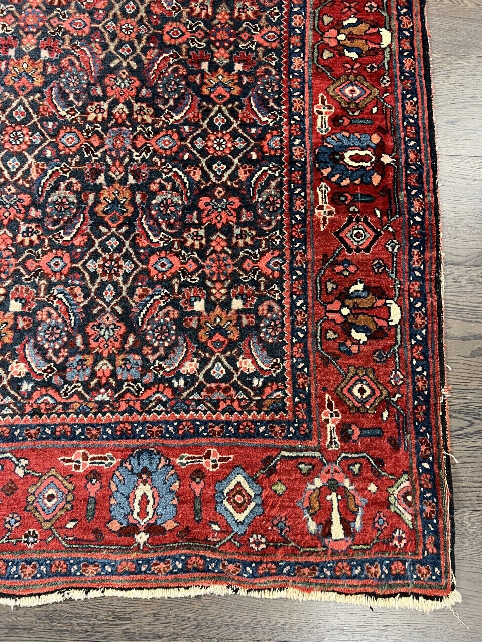 Handmade bijar rug