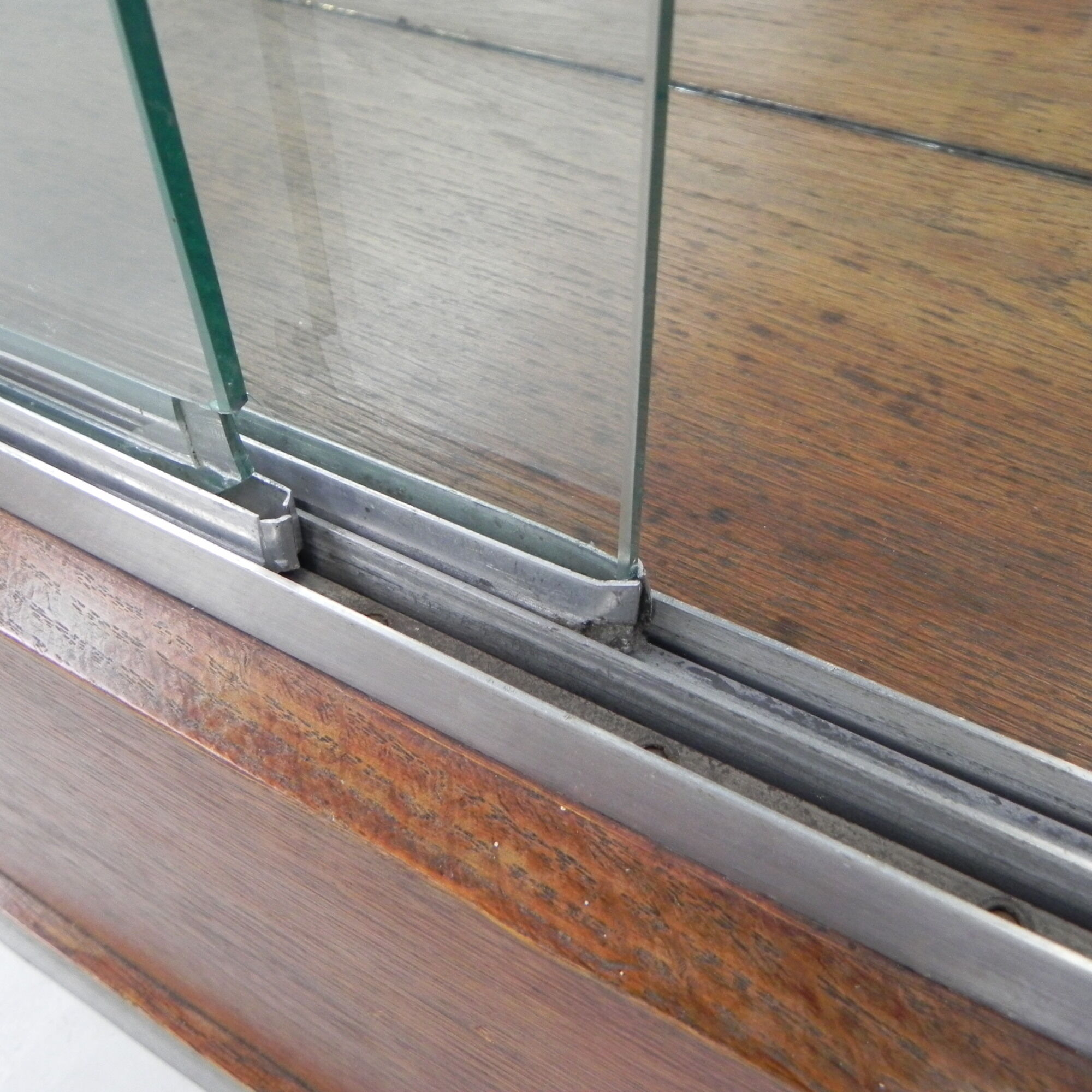 Large display cabinet with 2 sliding glass doors