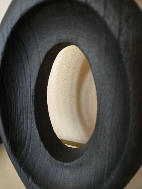 Vase en bois brulé