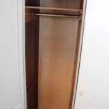 Armoire parisienne blanche avec penderie et étagères – France, années 1930