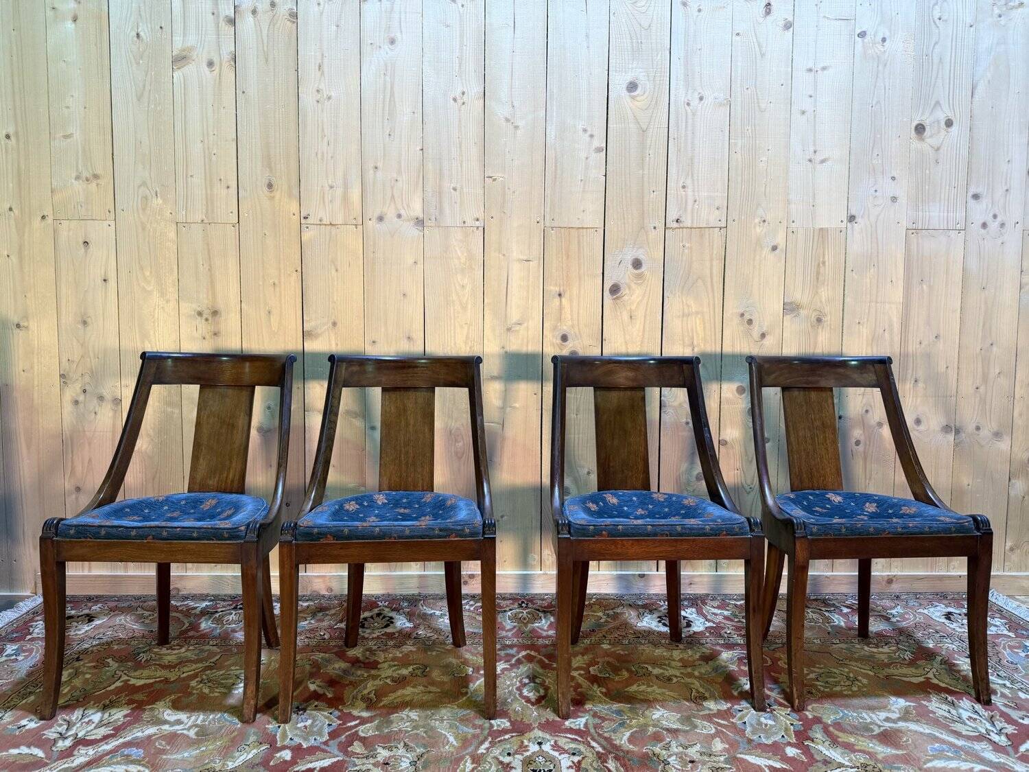 Set of 4 "Gondole" chairs in Empire style made of mahogany.