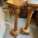 Pair of columns in light oak carved from the late 19th century, good quality, capital