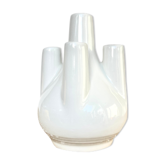Vase pique fleurs en porcelaine