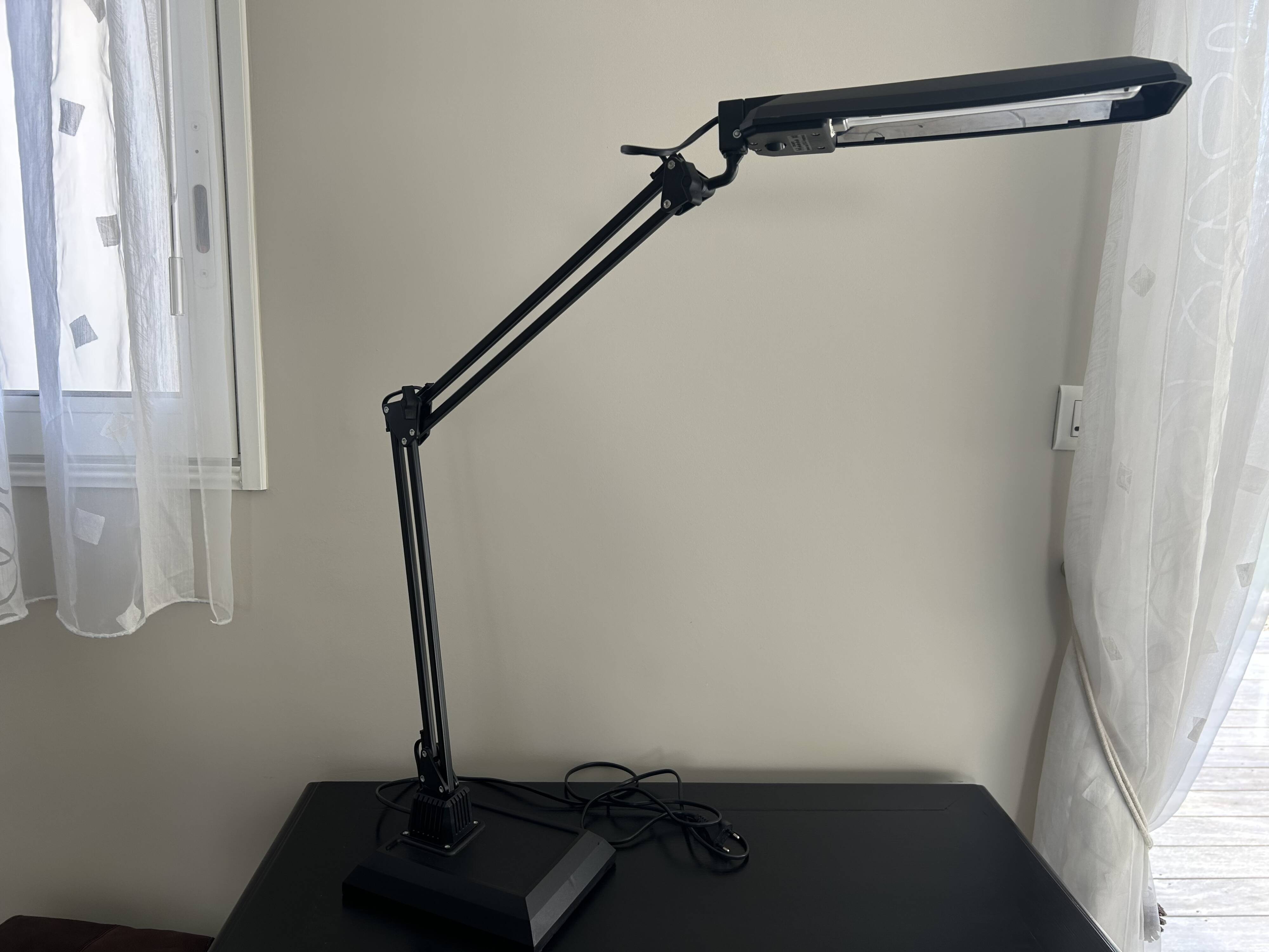 Desk lamp