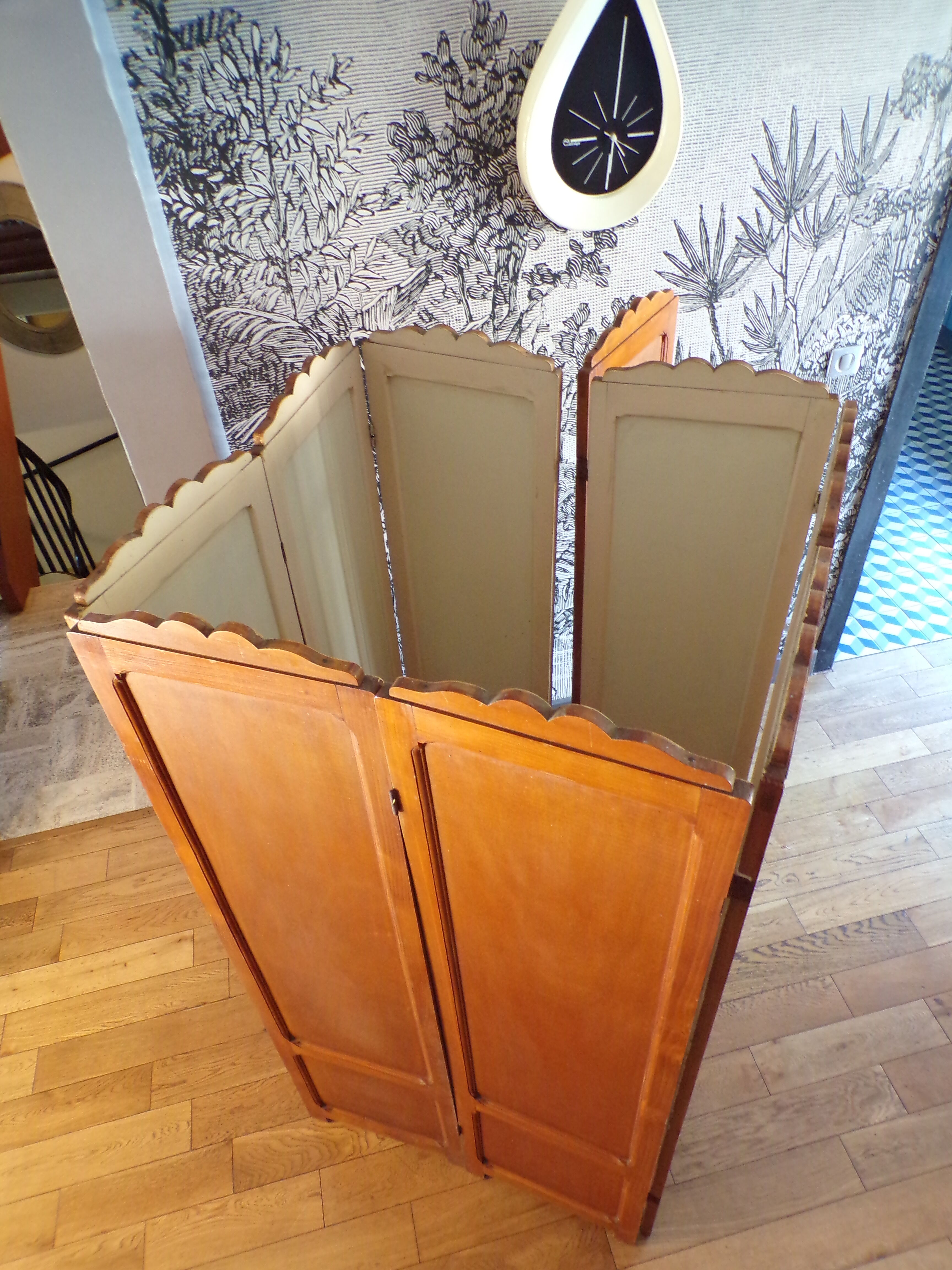 Old screen 9 wooden panels