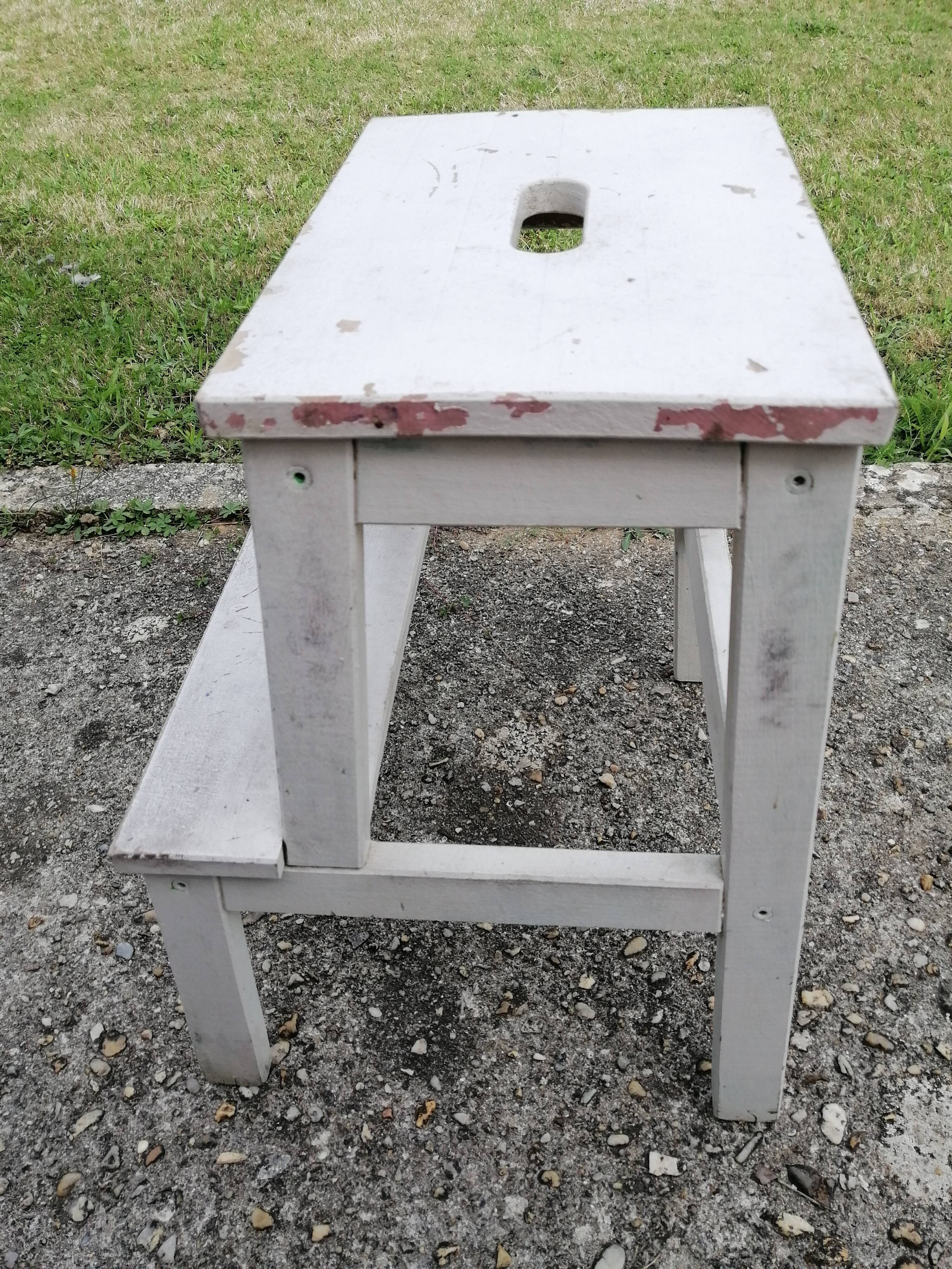 Wooden step for workshop