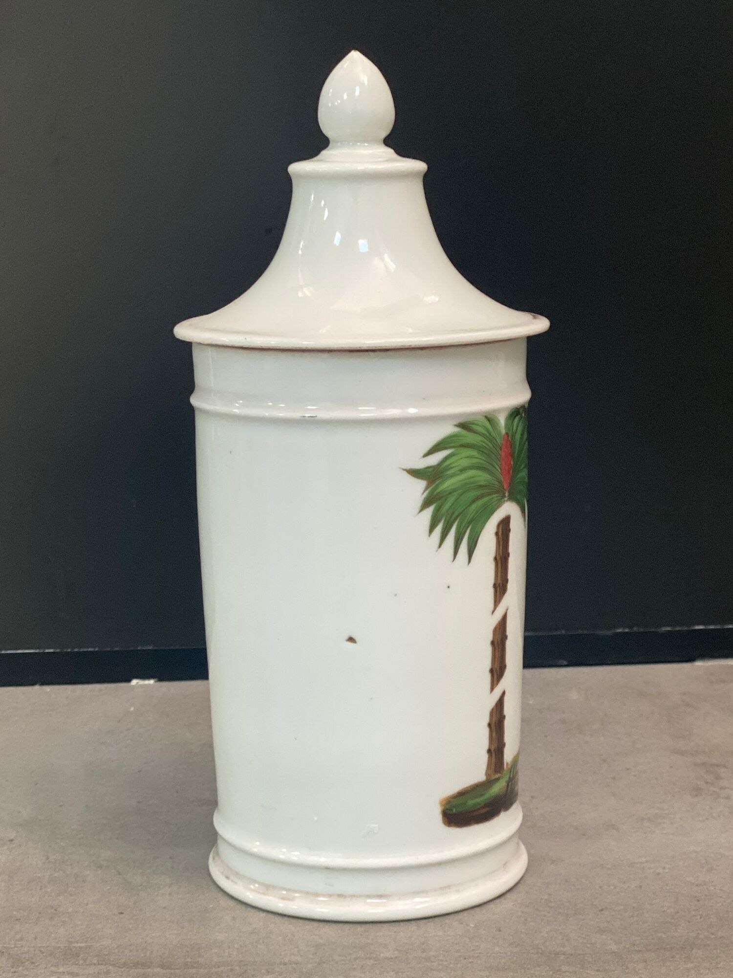 Medicine pot (apothecary pot) in earthenware with Egyptian decoration from the 19th century