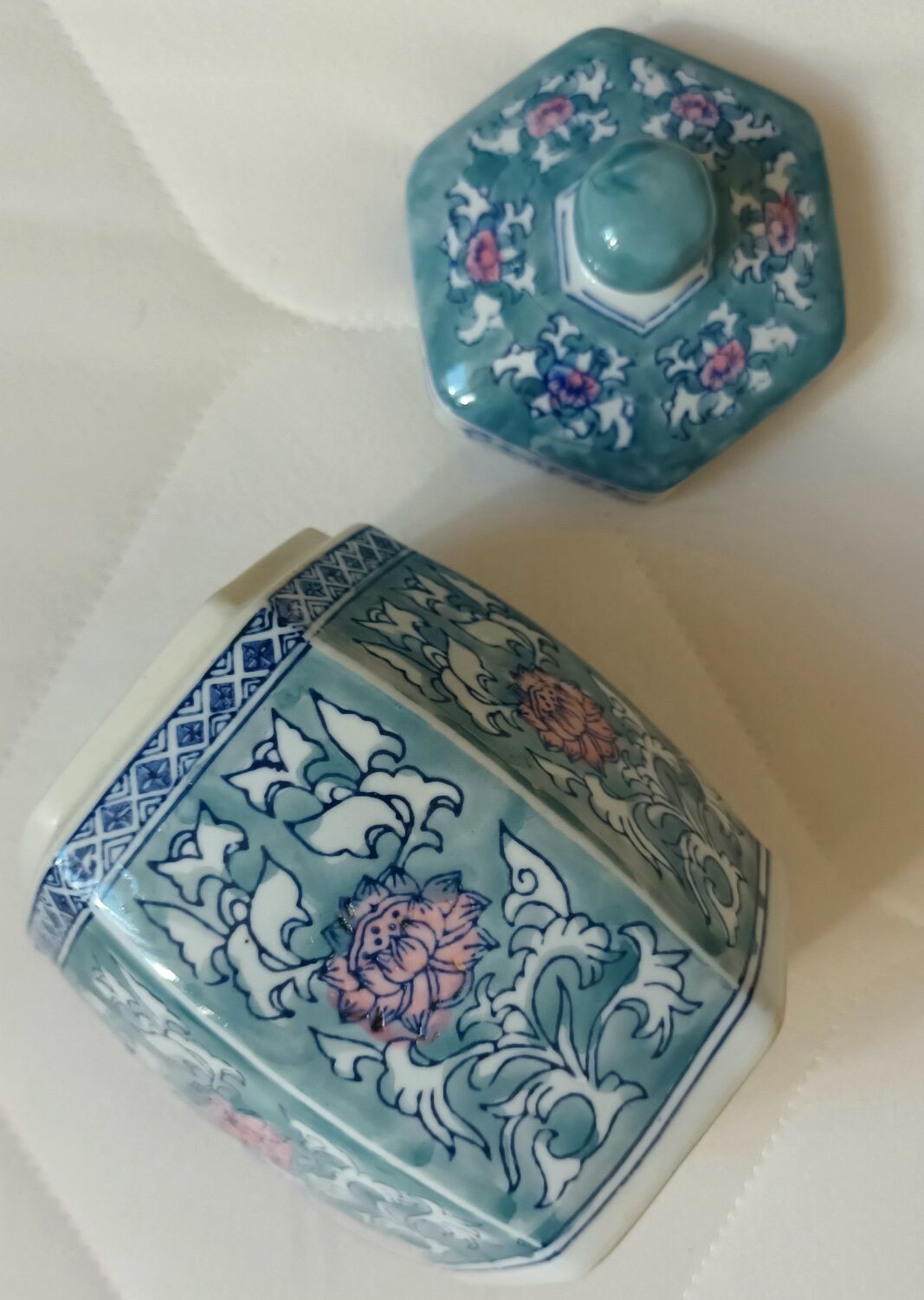 Chinese blue flowered ginger pot