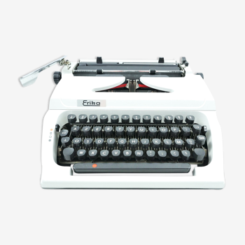 Machine à écrire erika 158 vintage collector révisée avec sa valise cuir et ruban neuf