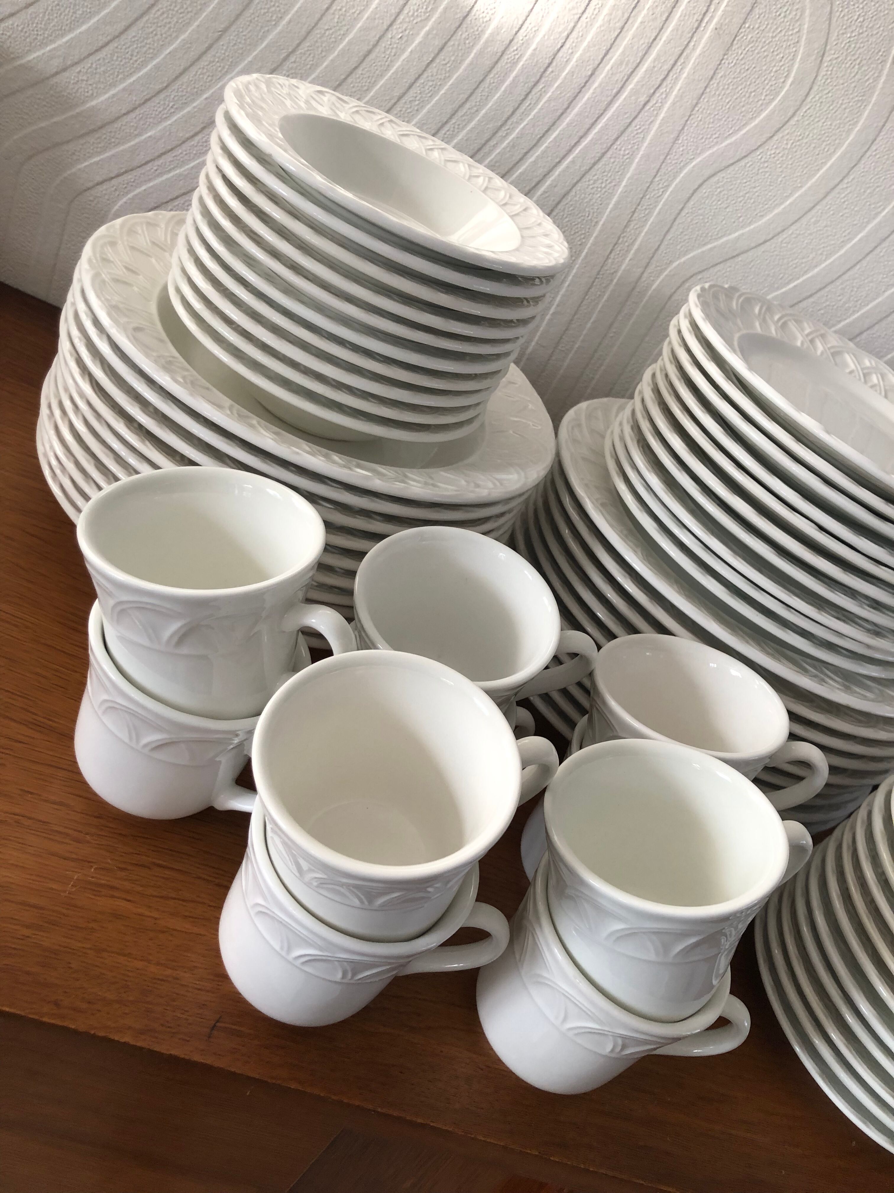 Dish set 60 pieces in white earthenware Italy Quadrifoglio