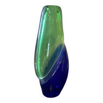Two-tone crystal vase