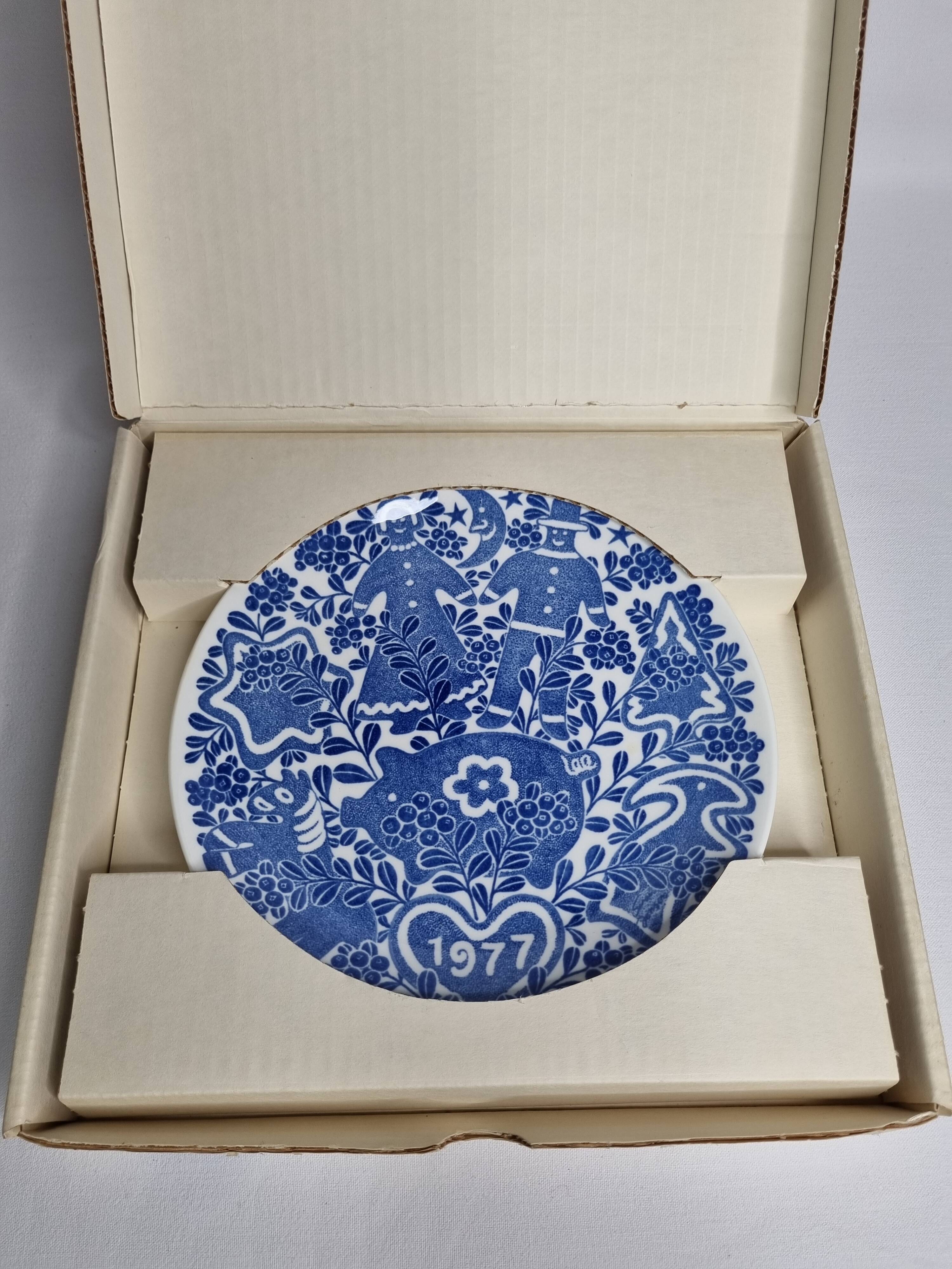 Gustavsberg Christmas plate "Jultallrik 7" 1977, design by Sven Jonson, limited edition, 20 cm