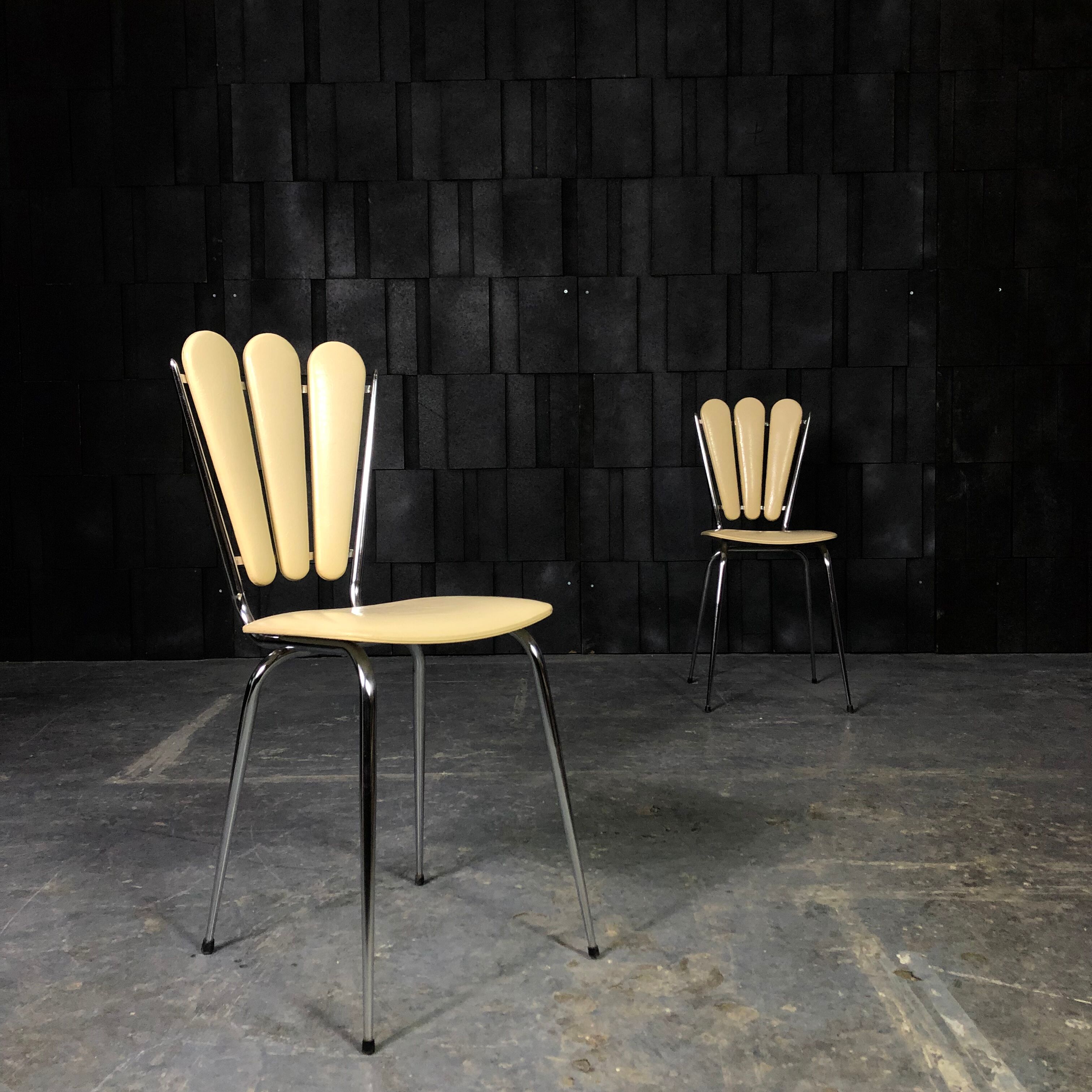 Pair of chairs "Petals" 70s