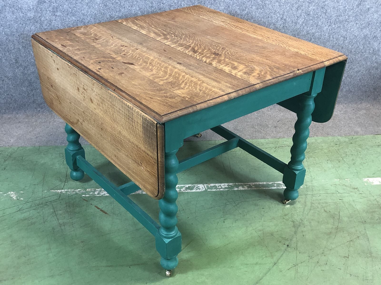 English table with oak flaps-30s