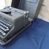 Royal typewriter