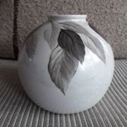 Vase vintage signé au décor végétal