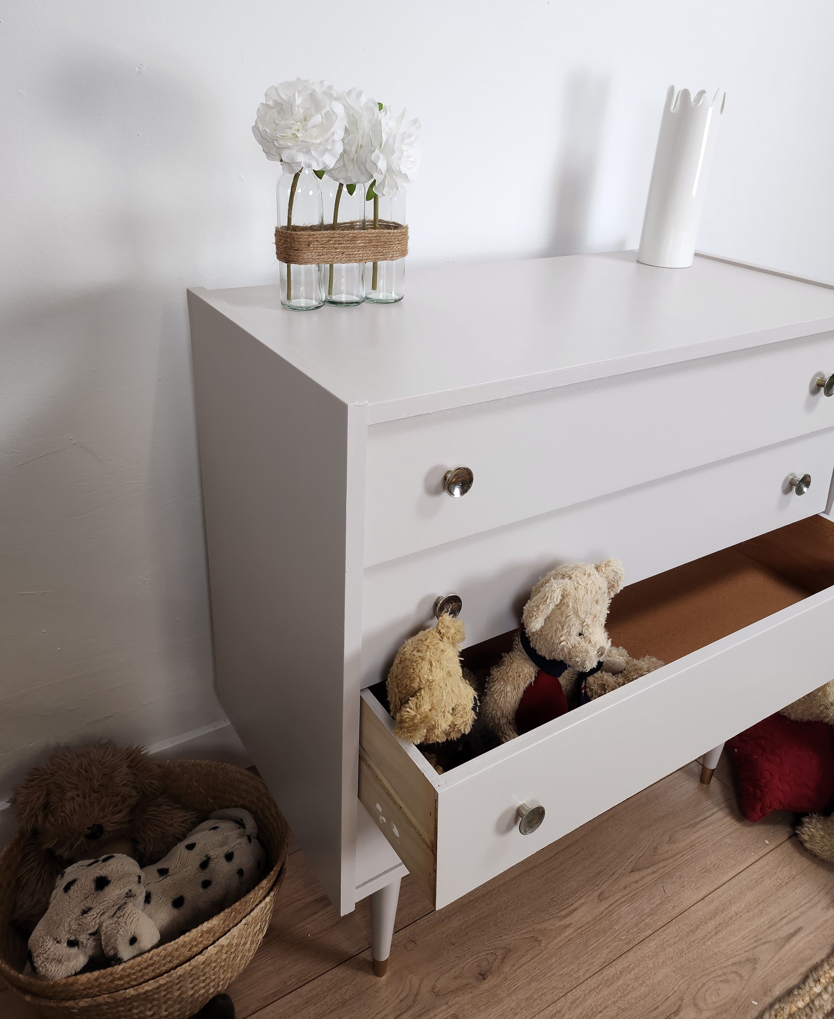 Vintage chest of drawers year 60