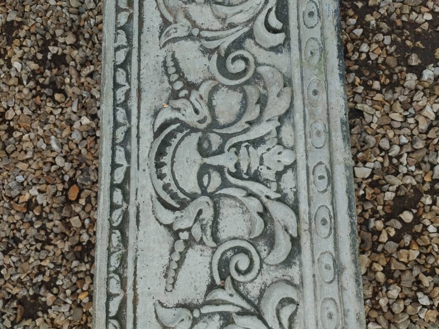 Pair of ancient stone Médicis planters